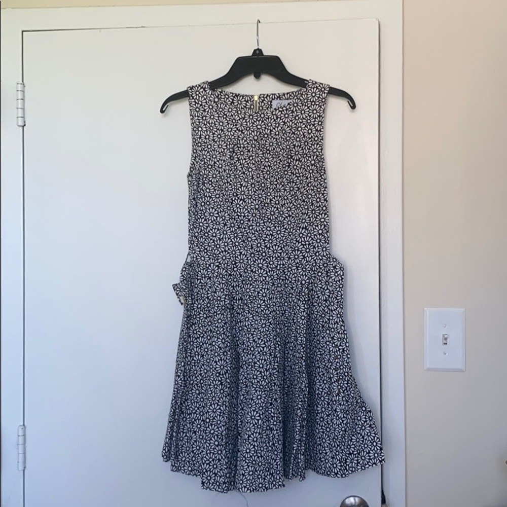 Belted dress with flowers